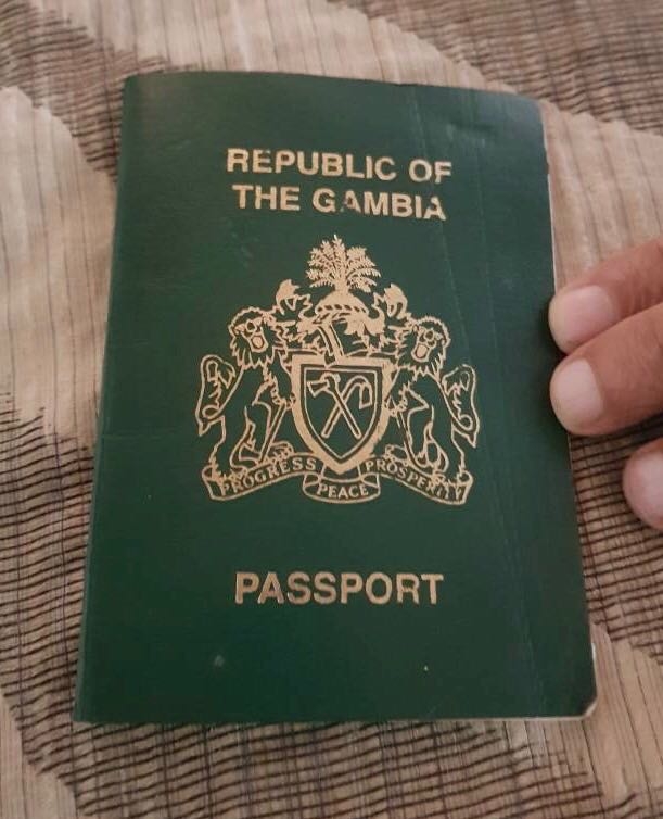 冈比亚护照